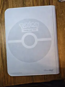 Ultra Pro Zippered PRO Binder 9-Pocket Pokemon Elite Series Lucario - Image 3