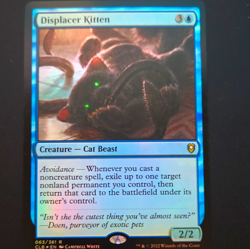 Wizards of the Coast Displacer Kitten Extended Art Foil Rare #560 MTG EN 2022 - Image 1