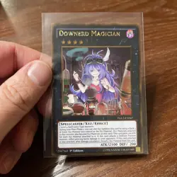 Downerd Magician PGL2-EN047 Premium Gold: Return of the Bling-1st Edition 1st Ed - Image 1