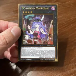 Downerd Magician PGL2-EN047 Premium Gold: Return of the Bling-1st Edition 1st Ed - Image 2