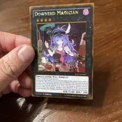 Downerd Magician PGL2-EN047 Premium Gold: Return of the Bling-1st Edition 1st Ed - Image 3