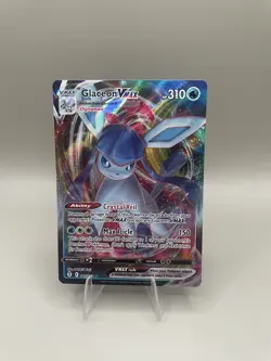Pokemon - Evolving Skies - Glaceon VMAX (041/203) - Image 1