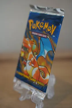 Pokemon TCG Base Set Unlimited Booster Pack Charizard Art WOTC Sealed - Image 3