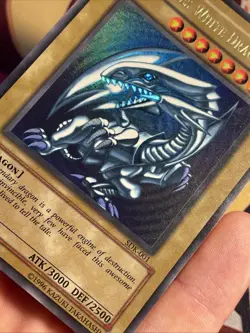 Blue-Eyes White Dragon SDK-001 Unlimited Ultra Rare Yu-Gi-Oh Near Mint Vintage - Image 3