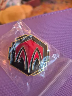 Lorcana TCG Whispers in the Well League Ruby Ink Promo Disney Pin - Image 1