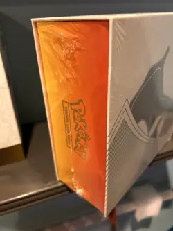 Pokemon TCG Sword & Shield Charizard Ultra-Premium Collection Box 16 Packs 2022 - Image 3