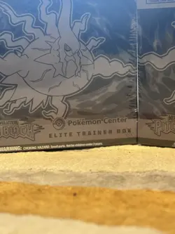 2xPokemon Center Pokemon TCG Mega Evolution: Pitch Black Elite Trainer Box - Image 2