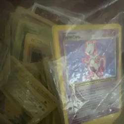 Mixed bag of Pokemon cards, 462 cards, excellent condition, hologram Mewtwo - Image 1