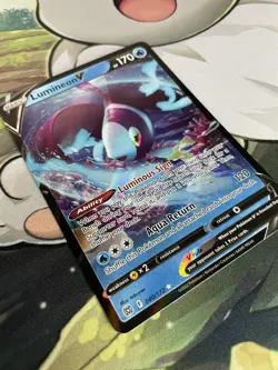 Pokemon TCG: Lumineon V 040/172 Swsh09: Brilliant Stars Holo - Image 2