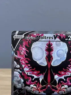 Galarian Moltres V 177/198 Chilling Reign Alternate Art Rare Pokemon Card NM-M - Image 4