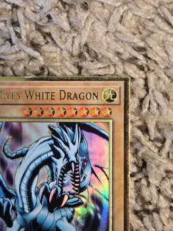 Blue-Eyes White Dragon MGED-EN001 Maximum Gold: El Dorado 1st Edition - Image 4