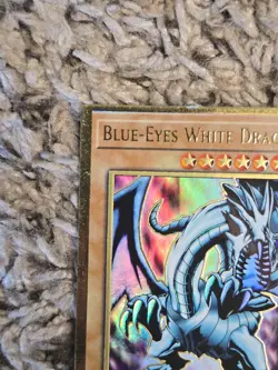 Blue-Eyes White Dragon MGED-EN001 Maximum Gold: El Dorado 1st Edition - Image 5