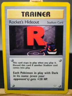 Rocket's Hideout 63/64 Neo REVELATION POKEMON ENGLISCH VINTAGE - Image 1