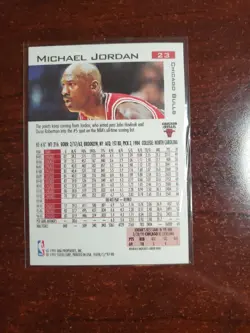 Michael Jordan 97-98 Fleer Gold Card #23 Rare!!!! Chicago Bulls - Image 3