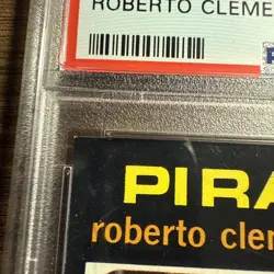 1971 Topps #630 Roberto Clemente PSA 7 NM. Beautiful Card - Image 3