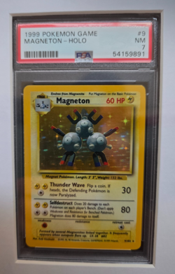 1999 POKEMON BASE SET MAGNETON HOLO PSA 7 - Image 1