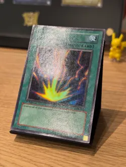 Raigeki LOB-053 1st Edition Glossy HP-DMG Yu-Gi-Oh! - Image 2