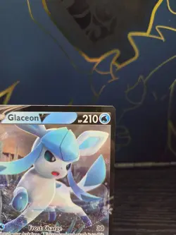 Glaceon V SWSH196 Holo Promo Sword & Shield Promo Pokemon NM - Image 3