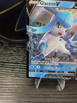 Glaceon V SWSH196 Holo Promo Sword & Shield Promo Pokemon NM - Image 4