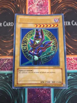 Yugioh Dark Magician LOB-005 Ultra Rare Unlimited Near Mint - Image 1