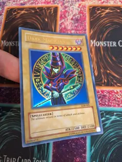 Yugioh Dark Magician LOB-005 Ultra Rare Unlimited Near Mint - Image 2
