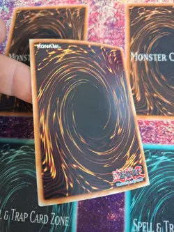 Yugioh Dark Magician LOB-005 Ultra Rare Unlimited Near Mint - Image 4