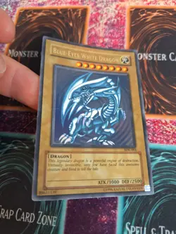 Yugioh Blue-Eyes White Dragon SDK-001 Ultra Rare Unlimited Moderately Played b2/ - Image 2