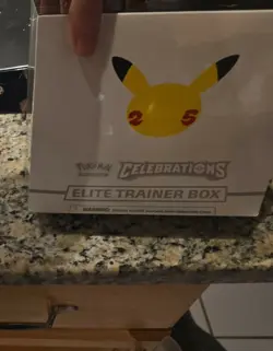 Pokemon TCG: 25th Anniversary Celebrations Elite Trainer Box (2021) 820650809439 - Image 1