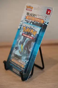 2011 Pokemon Black & White Noble Victories Blister Booster Pack Kyurem Art - Image 3