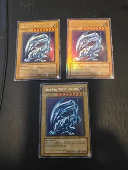 Konami Yu-Gi-Oh! Blue-Eyes White Dragon SDK-001 Ultra Rare Holo Lot Of 3 - Image 1