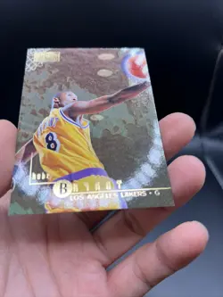 1996-97 Skybox Premium Kobe Bryant #55 ROOKIE RC Los Angeles Lakers HOF 🐐 - Image 3