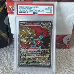 PSA 10 GEM MT 💎 - Roaring Moon ex 162/131 Prismatic Evolutions SIR - Image 1
