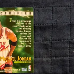 SkyBox 1995-96 Premium Michael Jordan Chicago Bulls Electrified Insert #278 - Image 4