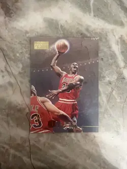 1996 Skybox Premium Michael Jordan card# 16 - Image 1
