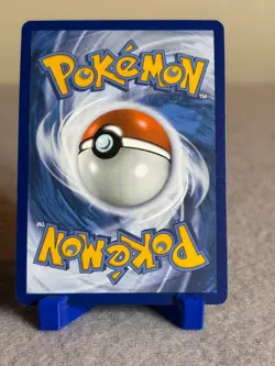 Charizard 025/185 Rare Vivid Voltage Pokemon Near Mint - Image 2