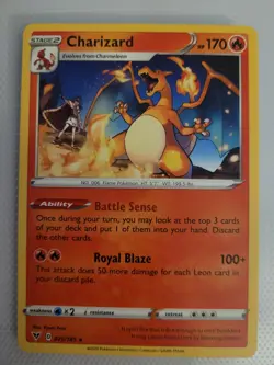 Charizard 025/185 Rare Vivid Voltage Pokemon Near Mint - Image 1