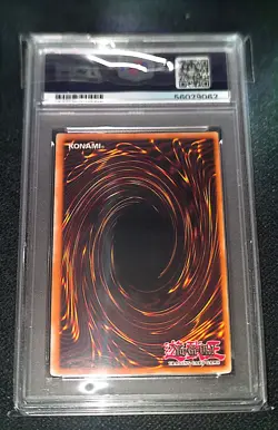Yu-Gi-Oh! Dark Magician (Mago Negro) LDB-P005 1st PT Ultra Holo PSA 9 Portuguese - Image 2