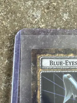 1996 Blue Eyes White Dragon Yugioh Dungeon Dice Monsters B1-01 Card Promo - Image 2
