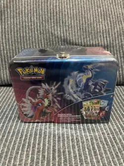 Pokemon TCG: Collector Chest - Sprigatito, Fuecoco & Quaxly -Lunch Box Metal Tin - Image 1