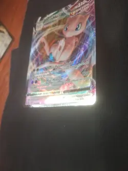 Pokemon TCG Mew Vmax Fusion Strike 114/264 Holo Ultra Rare - Image 3