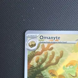Pokemon TCG Omanyte 180/165 Scarlet & Violet 151 Holo Full Art IR EN 2023 - Image 2