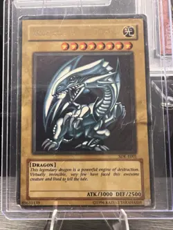 Blue-Eyes White Dragon - Ultra Rare SDK-E001 - HP - YuGiOh - Image 1