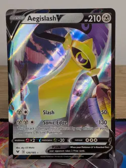 AEGISLASH V 126/185 HOLO RARE V VIVID VOLTAGE POKEMON NM - Image 1