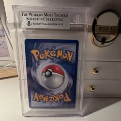 BGS 8 Azumarill 2/111 Neo Genesis Holo Rare English 2000 Pokemon TCG - Image 2