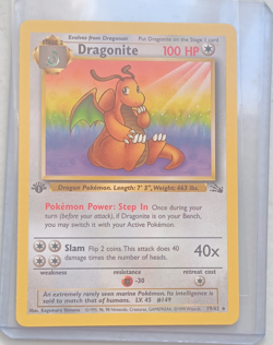 Dragonite 19/62 Fossil 1st Edition non holo Rare 100 HP 1999 Pokemon TCG English - Image 1