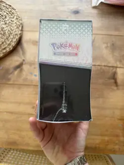 Pokemon TCG Scarlet & Violet Prismatic Evolutions Elite Trainer Box. New/Sealed - Image 4