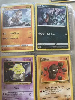 Pokemon TCG binder with over 250 cards - Image 1