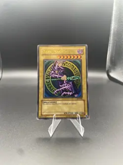Yugioh Starter Deck: Yugi DARK MAGICIAN Ultra Rare Holo SDY-006 HP - Image 1
