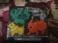 Pokemon TCG: Sword & Shield-Evolving Skies Elite Trainer Box (Jolteon, Flareon, 820650808944 - Image 1
