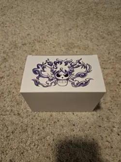 Sleeve Chief Gear 5 One Piece deckbox in original box - Image 5